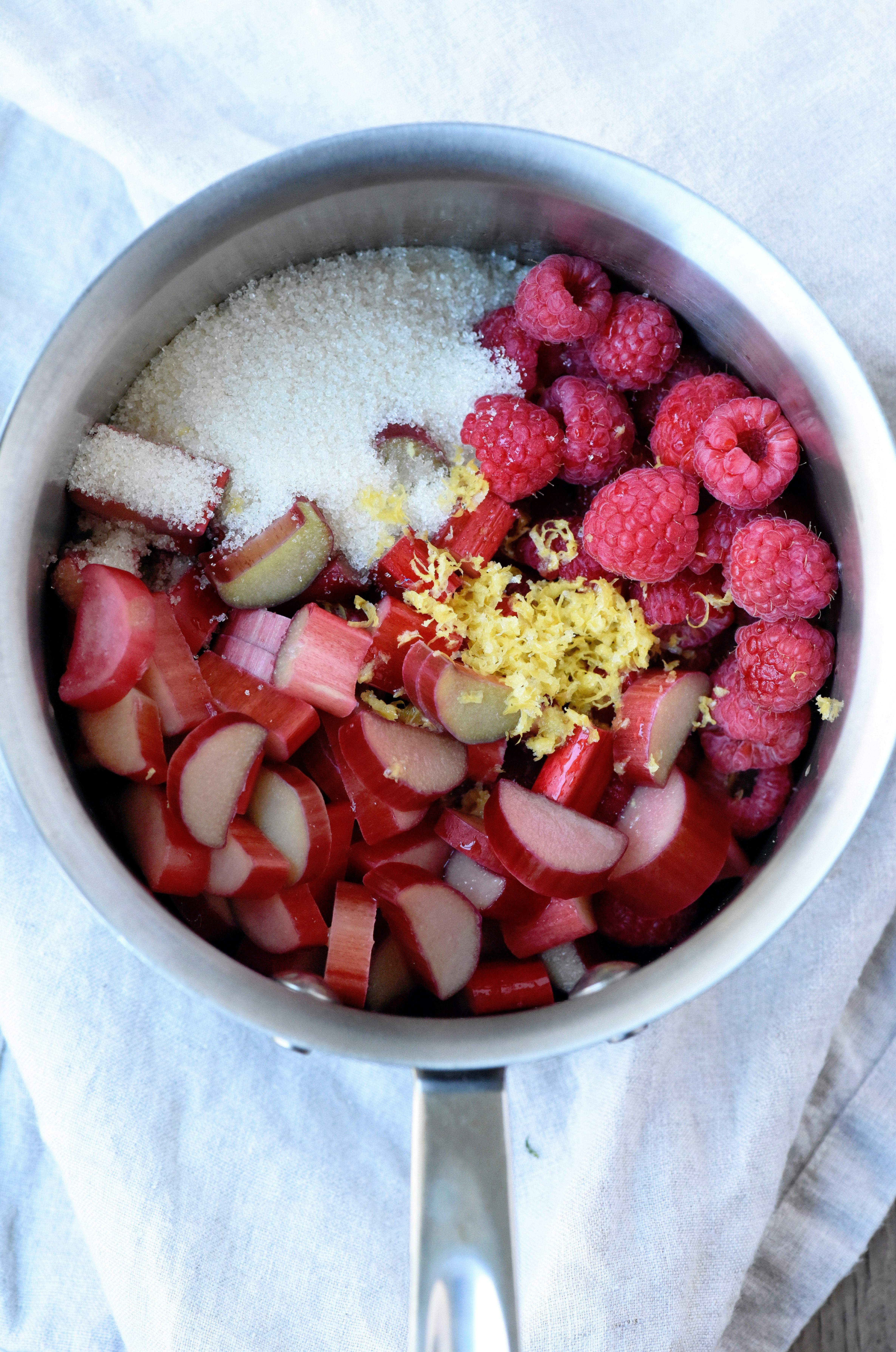 Raspberry Oatmeal Crumble Bars